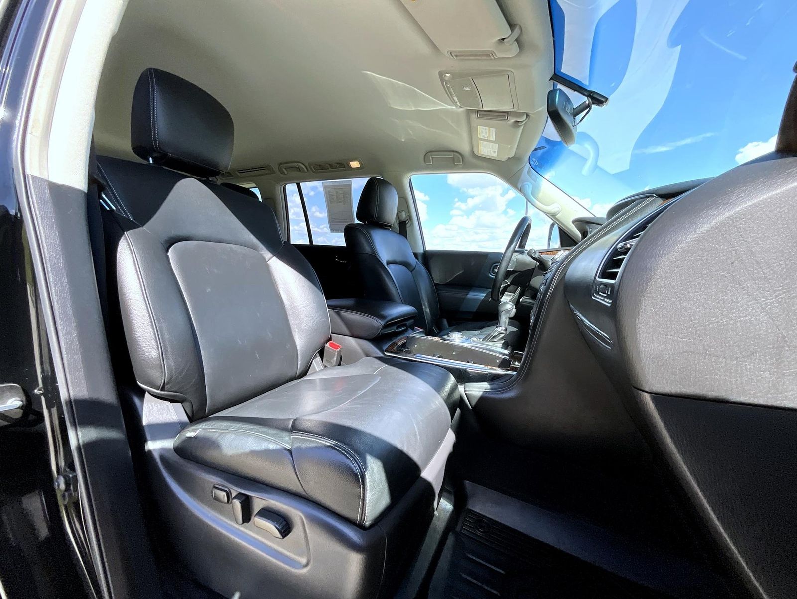 2019 Nissan Armada SV photo 13