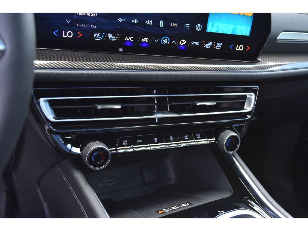 2025 Chevrolet Traverse High Country photo 26