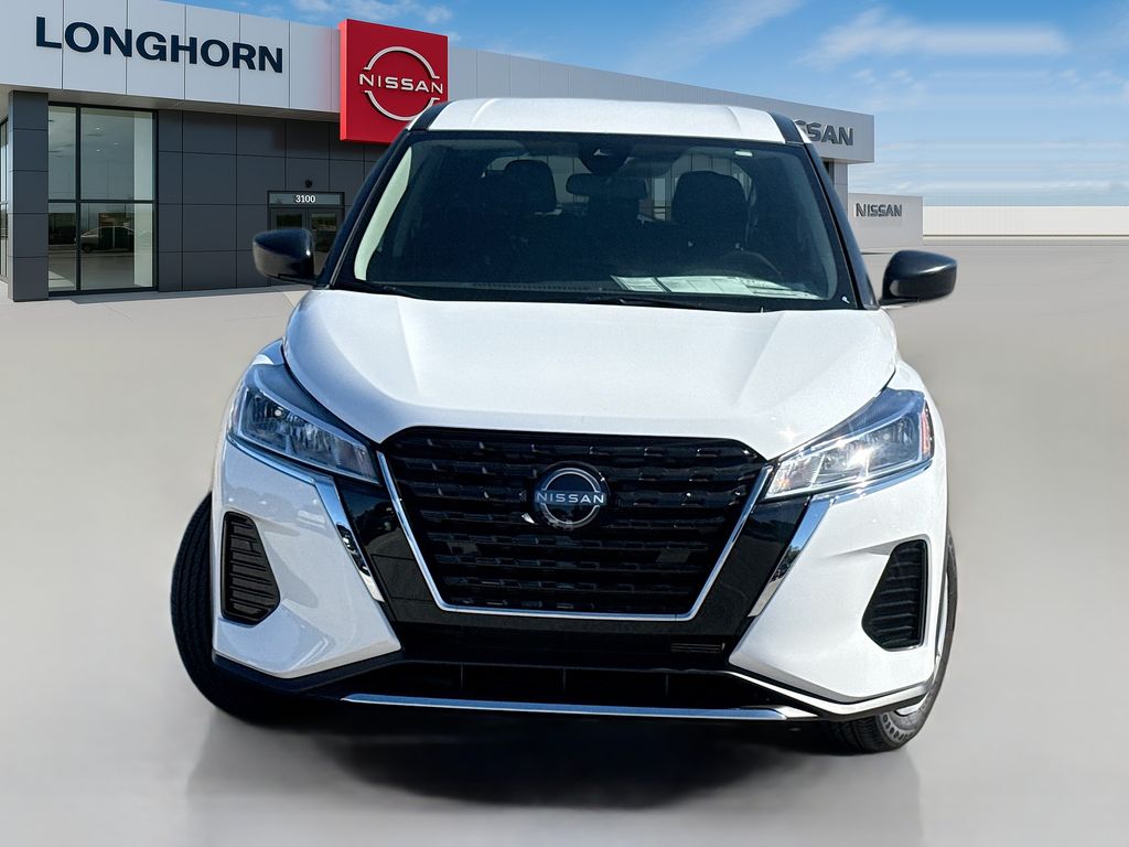 2025 Nissan Kicks Play S photo 2