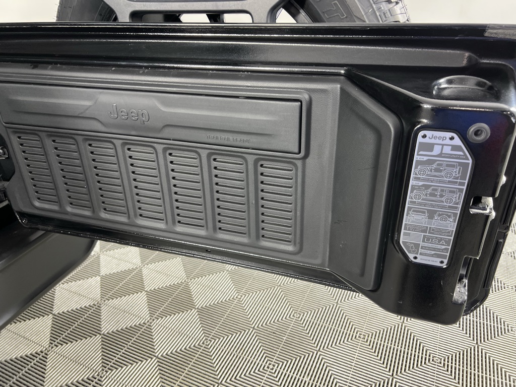 2022 Jeep Wrangler Unlimited Sahara 4xe photo 25