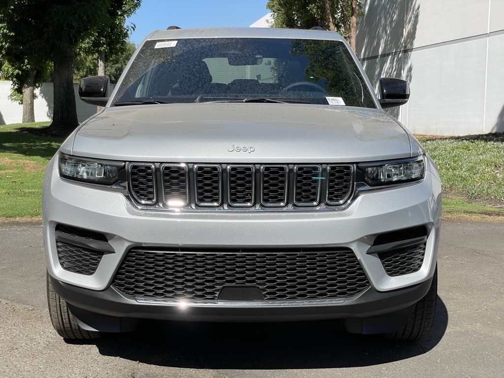 2025 Jeep Grand Cherokee Laredo X photo 7
