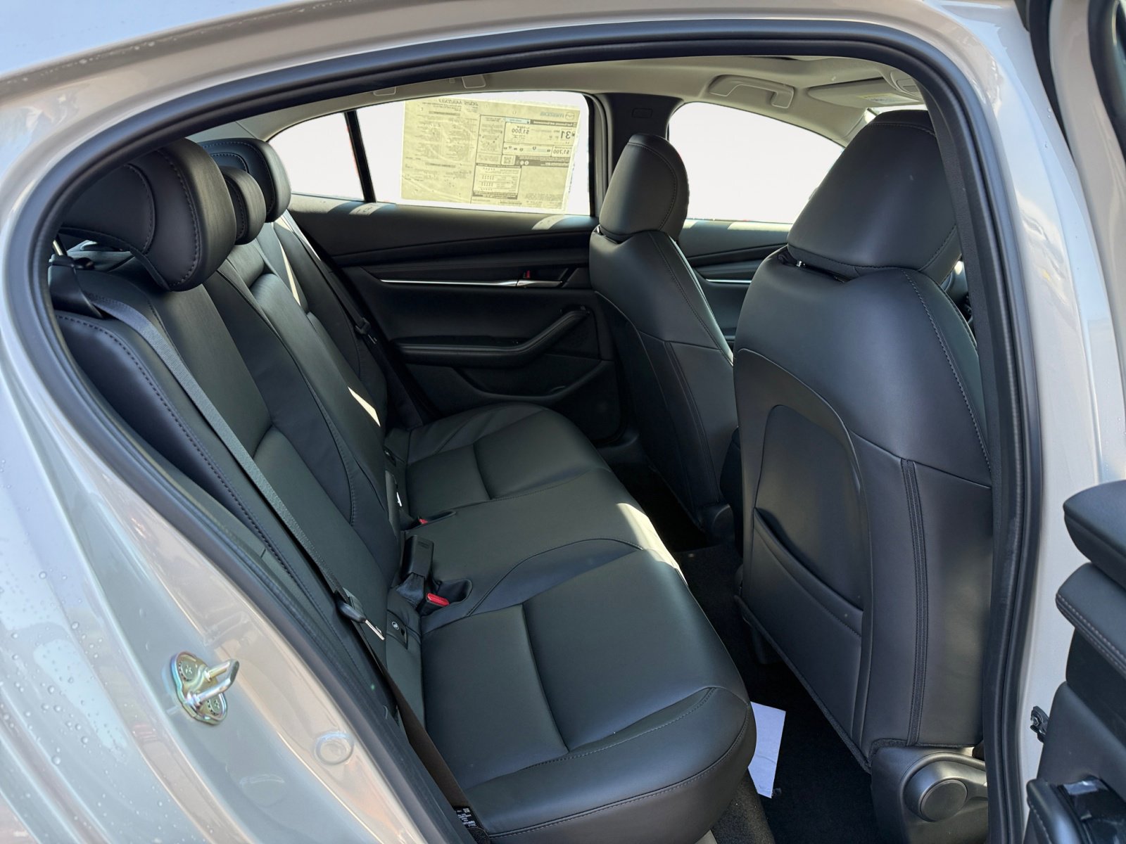 2025 Mazda Mazda3 2.5 s Preferred photo 18
