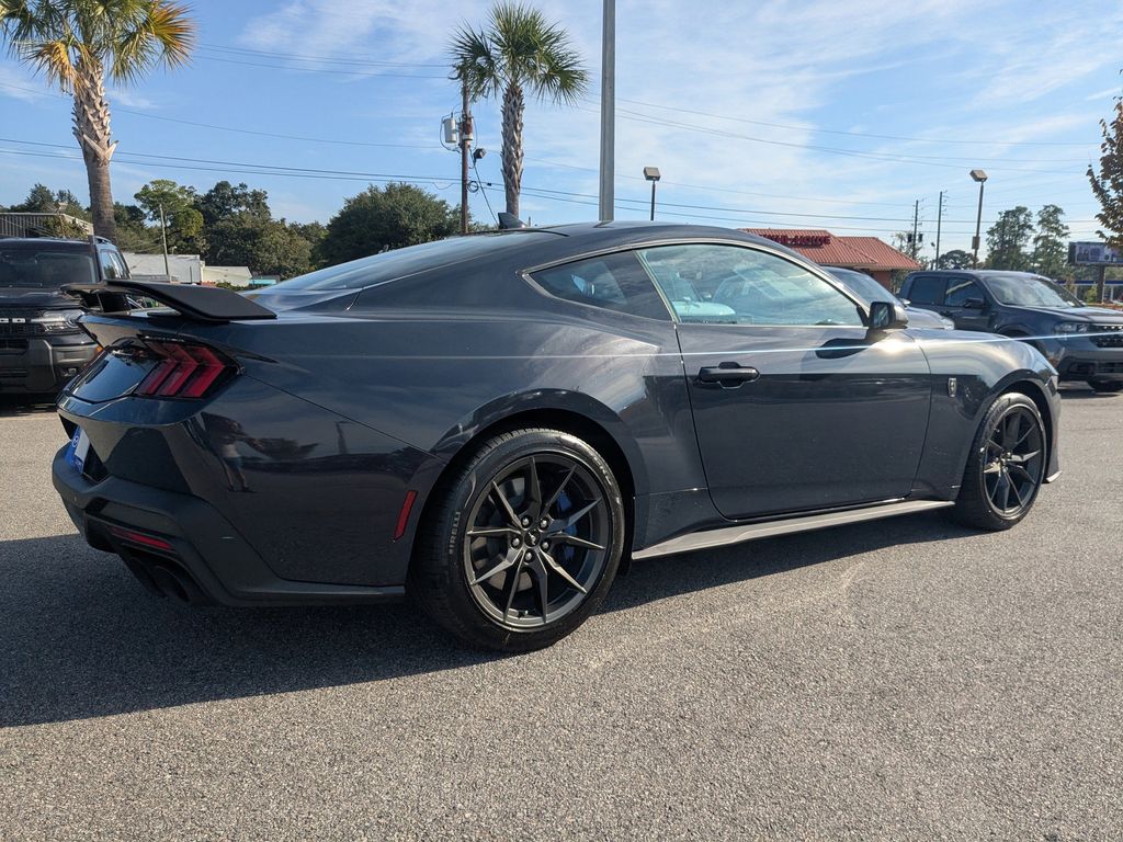 2025 Ford Mustang Dark Horse photo 4