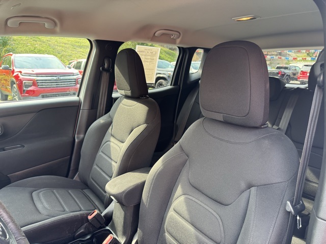 2021 Jeep Renegade Latitude photo 9