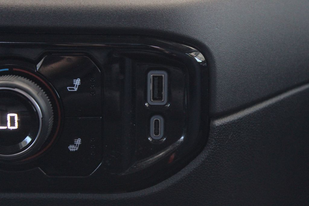 2023 Chevrolet Silverado 1500 RST photo 18