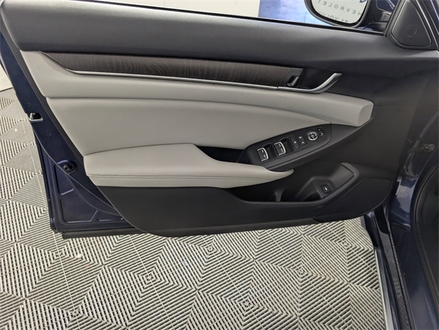 2019 Honda Accord EX photo 14