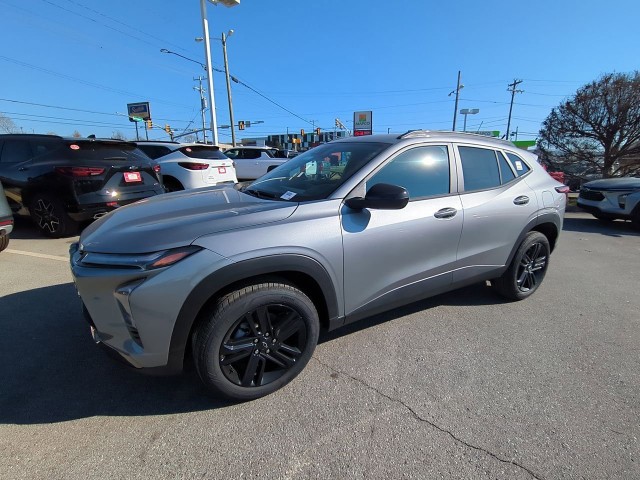 Pre-Owned 2025 Chevrolet Trax ACTIV Front Wheel Drive SUV