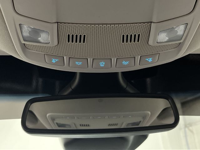 2020 Ford Edge Titanium photo 26