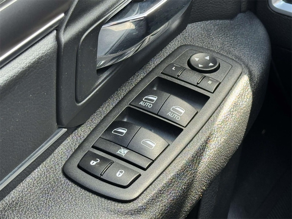 2022 Ram 1500 Classic Warlock photo 26