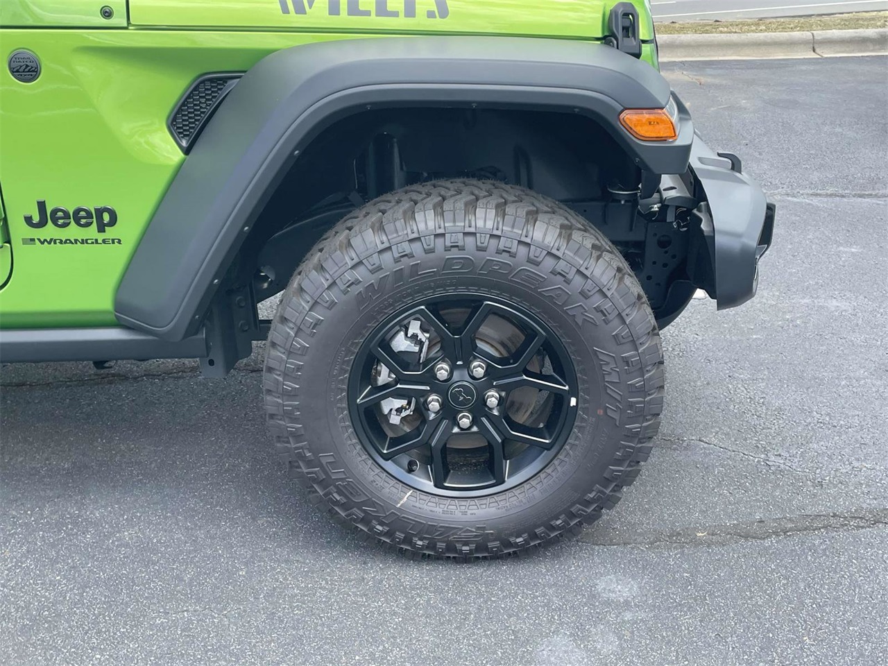 2025 Jeep Wrangler Willys photo 32