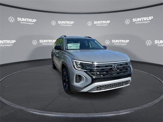 2025 Volkswagen Atlas Peak Edition SE photo 3
