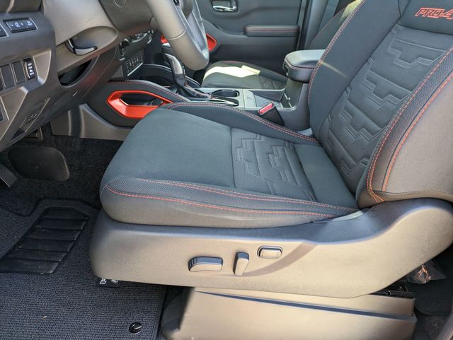 2025 Nissan Frontier Crew Cab PRO-4X photo 11