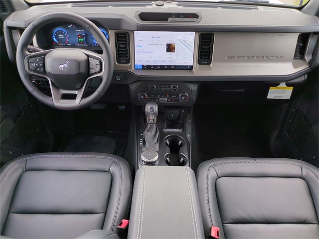2025 Ford Bronco Outer Banks photo 14