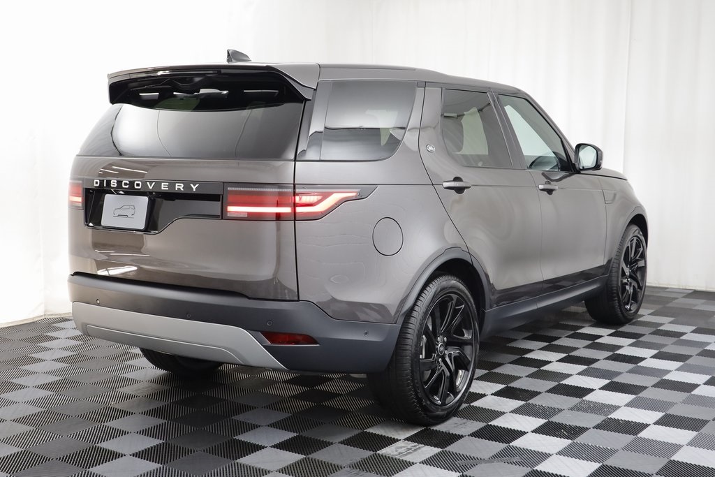2025 Land Rover Discovery S photo 15