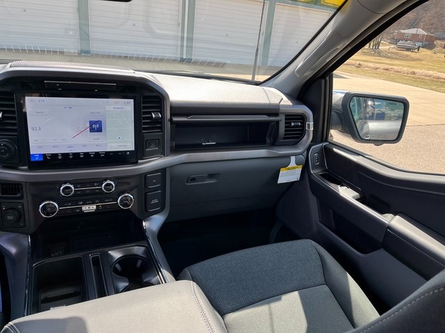 2025 Ford F-150 XLT photo 16