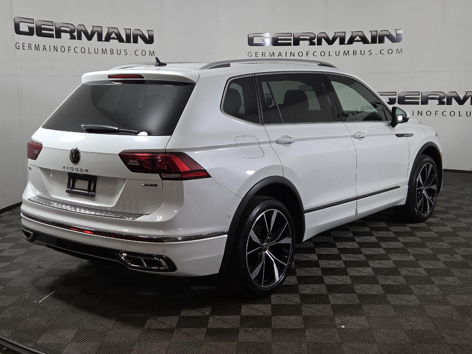2024 Volkswagen Tiguan SEL R-Line Black photo 2