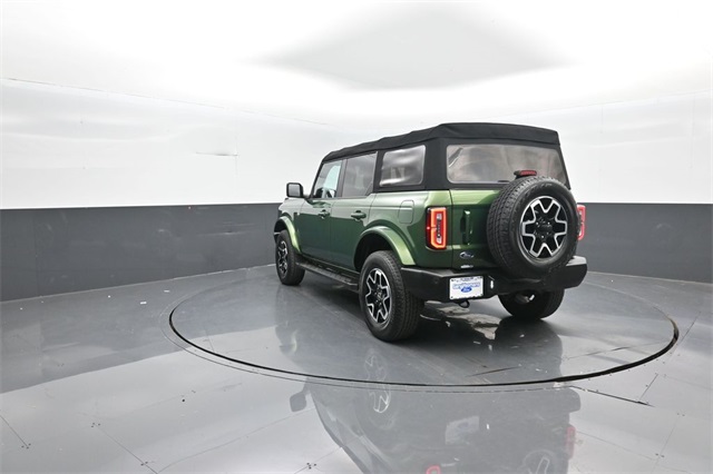 2022 Ford Bronco Outer Banks photo 2