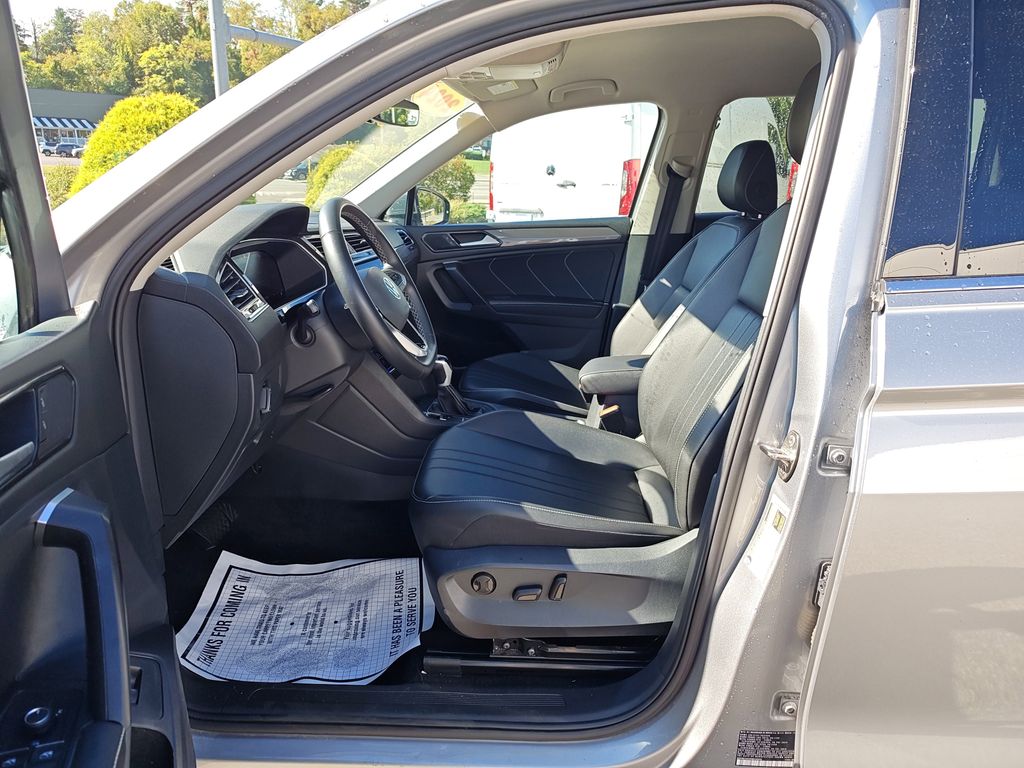 2024 Volkswagen Tiguan SE Wolfsburg Edition photo 4