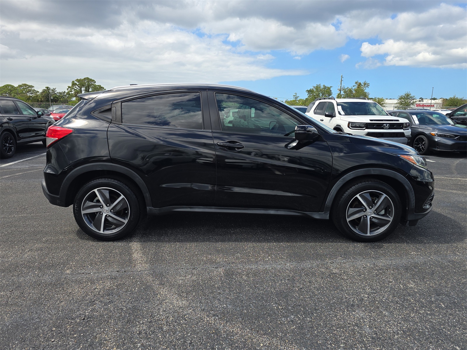 2021 Honda HR-V EX photo 2