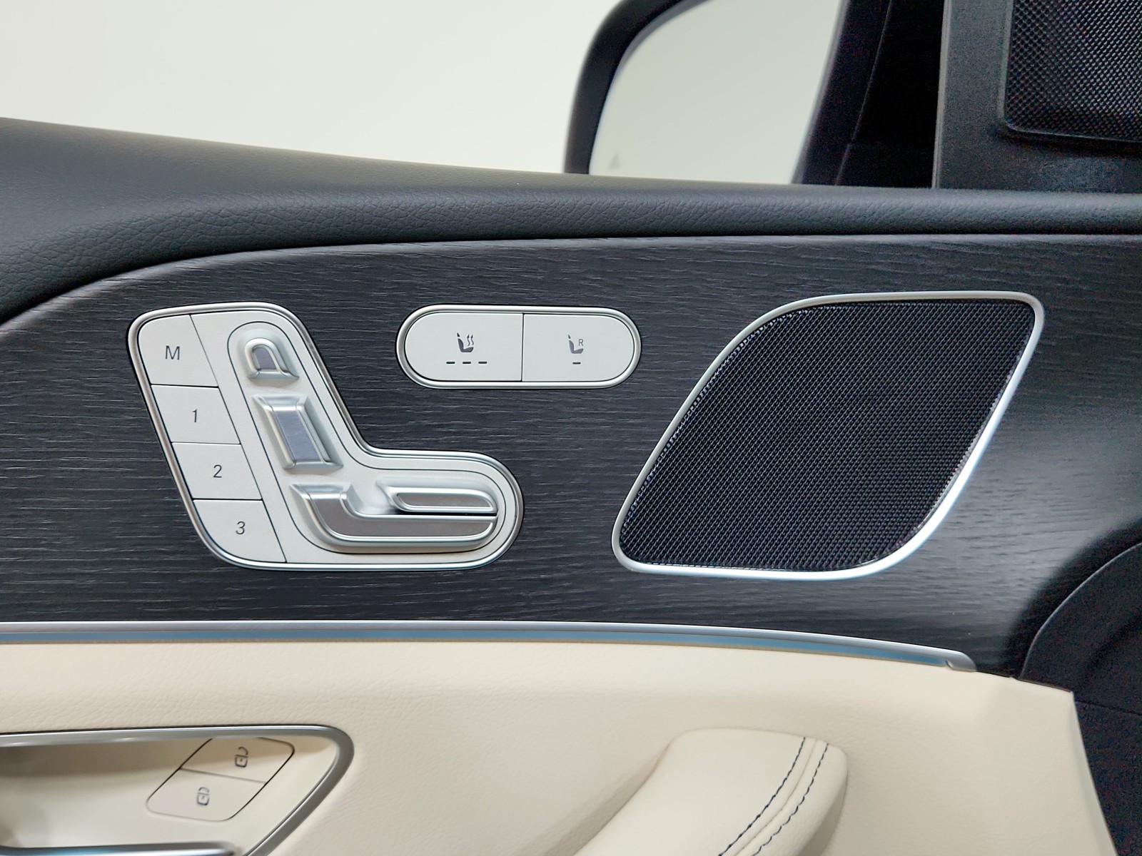 2025 Mercedes Benz GLE 350 4MATIC photo 33