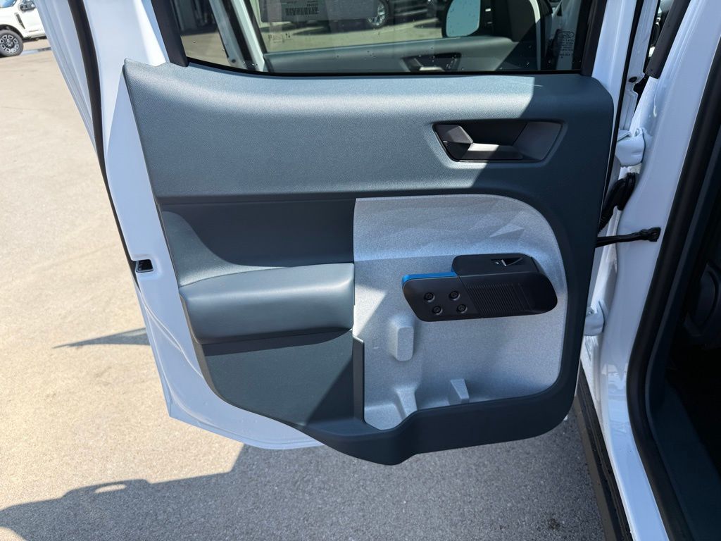 2025 Ford Maverick XLT photo 9
