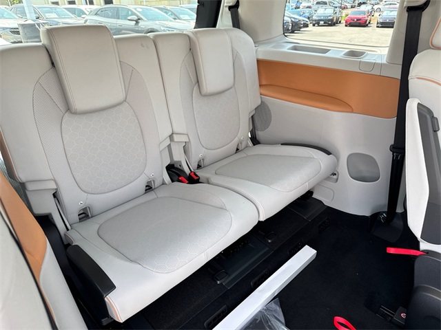 2025 Volkswagen ID. Buzz Pro Plus photo 19