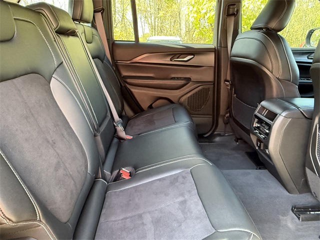 2023 Jeep Grand Cherokee Altitude X photo 17