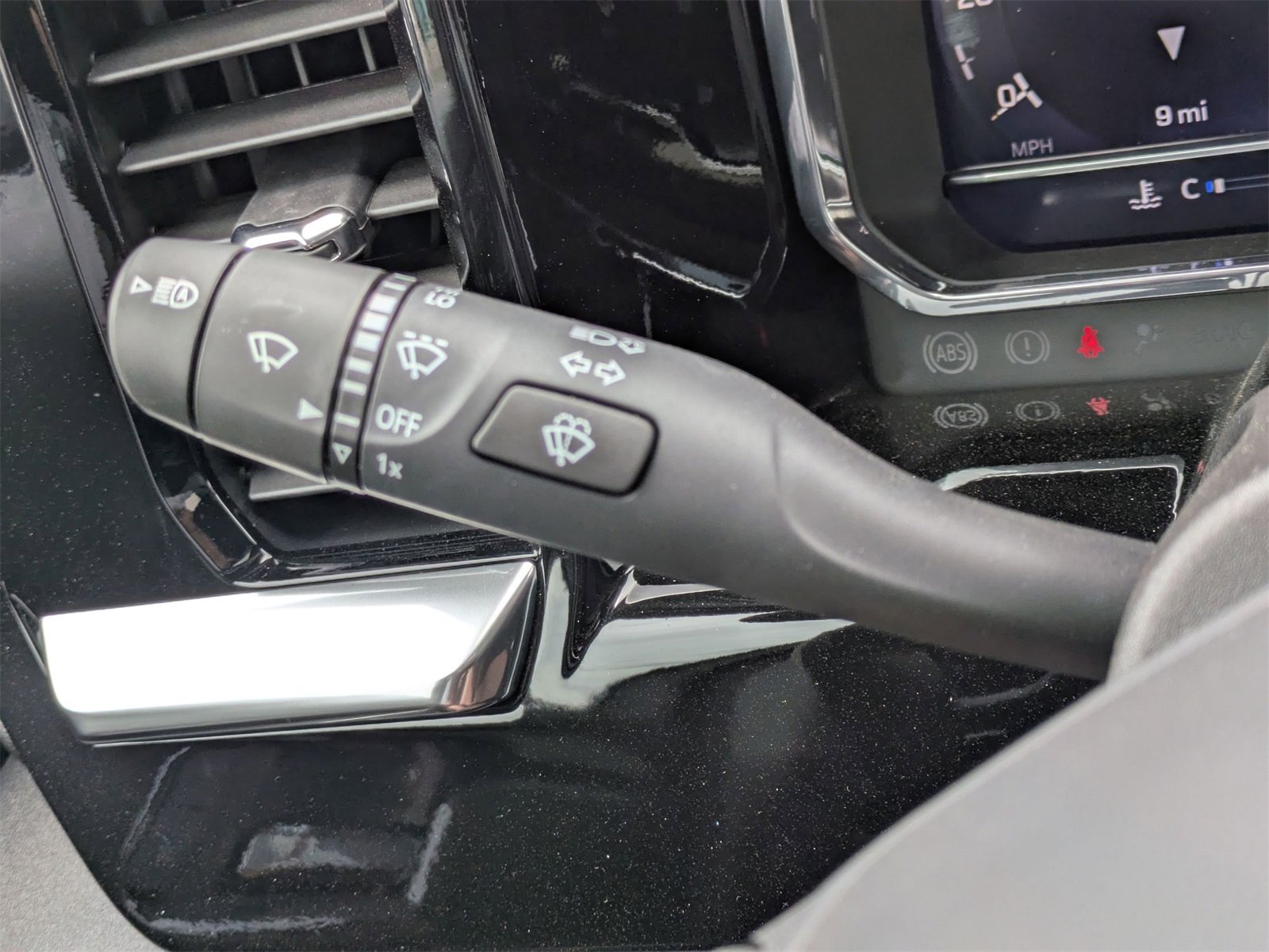 2025 Chevrolet Silverado 1500 RST photo 27