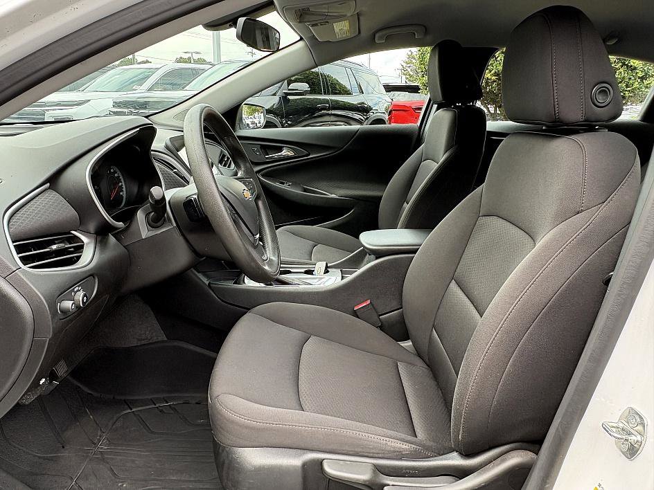2020 Chevrolet Malibu photo 9