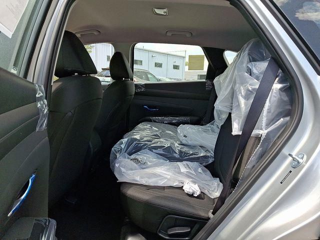2025 Hyundai Tucson SE photo 6