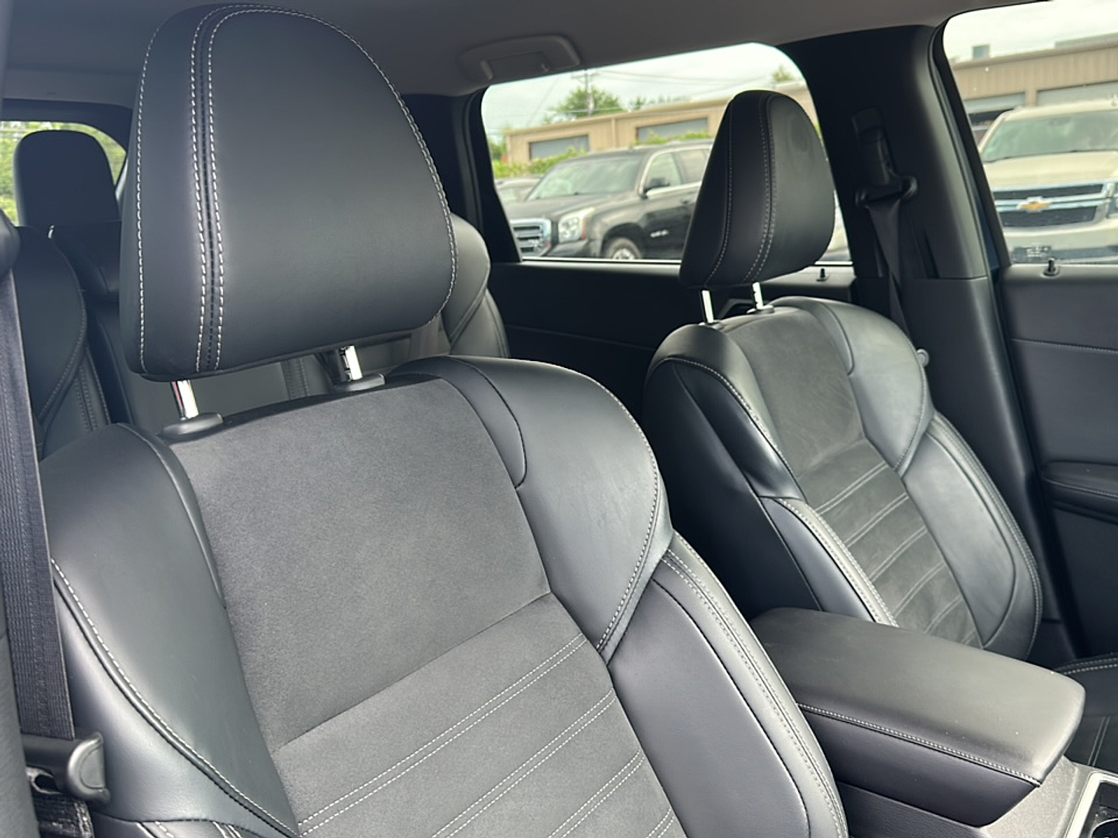 2024 Mitsubishi Outlander SE photo 11