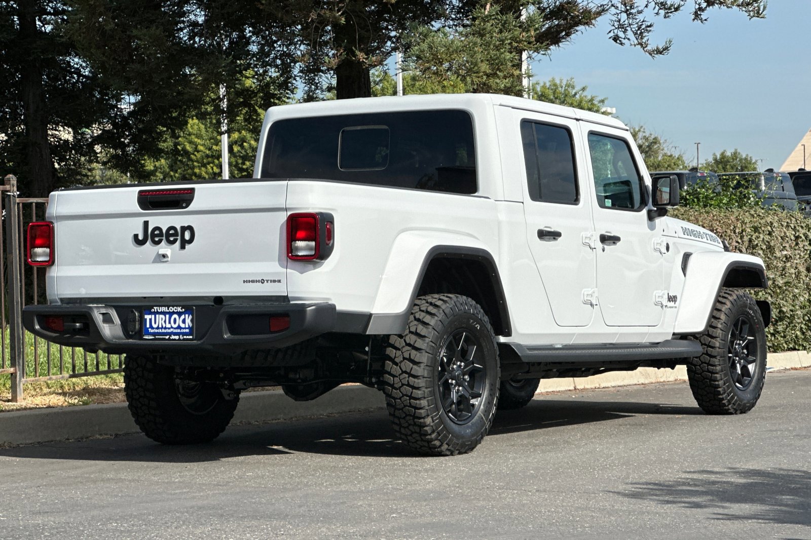 2025 Jeep Gladiator Tradesman photo 4