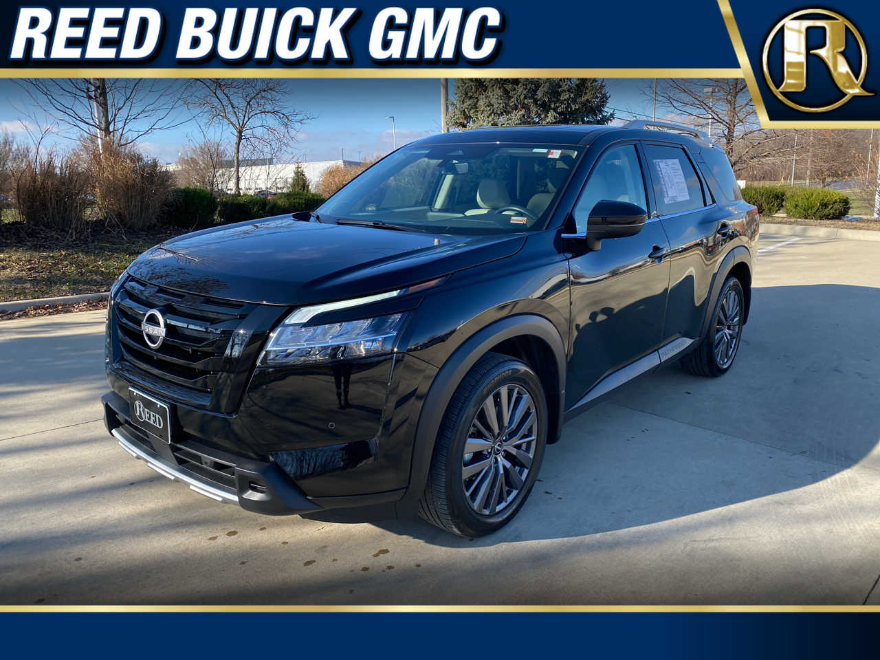 2024 Nissan Pathfinder SL's photo