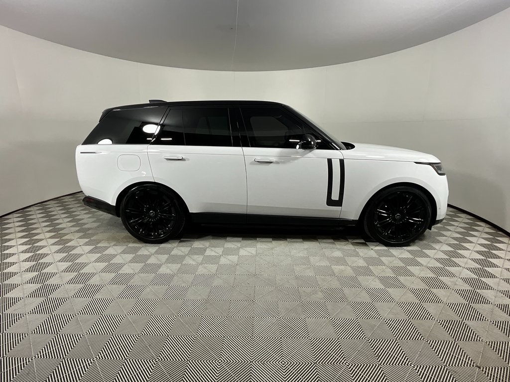 2024 Land Rover Range Rover SE photo 4