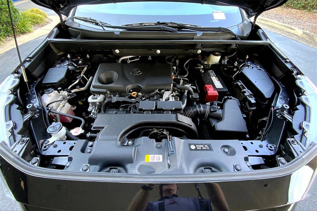 2021 Toyota RAV4 XLE photo 9