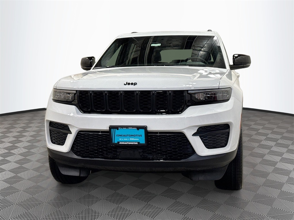 2025 Jeep Grand Cherokee Altitude's photo