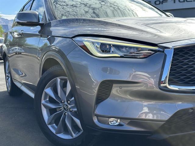 2019 Infiniti QX50 Essential photo 3
