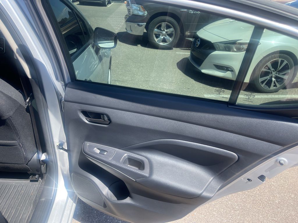 2020 Nissan Versa 1.6 S photo 20