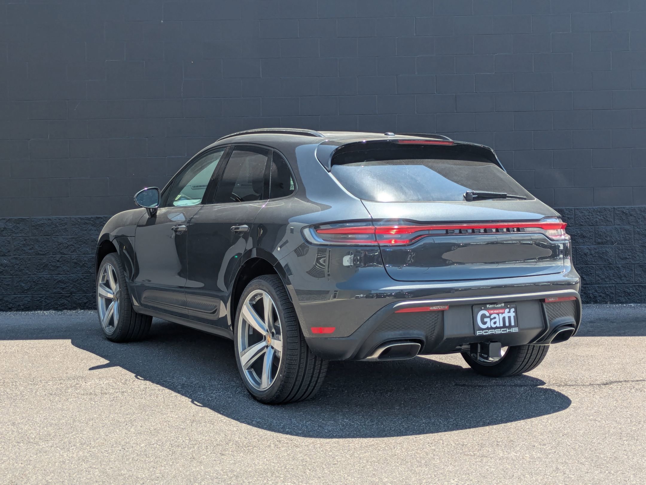 2025 Porsche Macan T photo 3