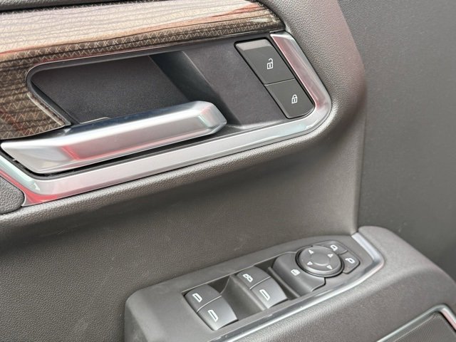 2025 Chevrolet Silverado 1500 LT photo 25