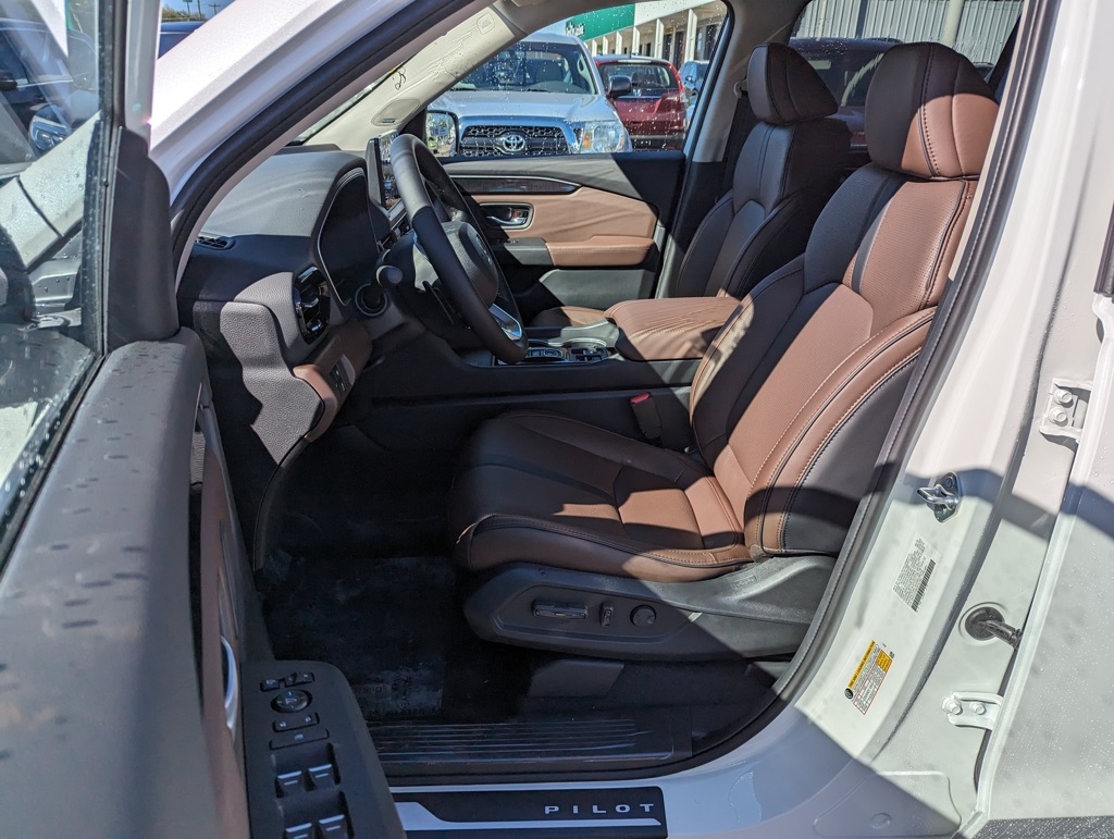 2025 Honda Pilot Elite photo 8