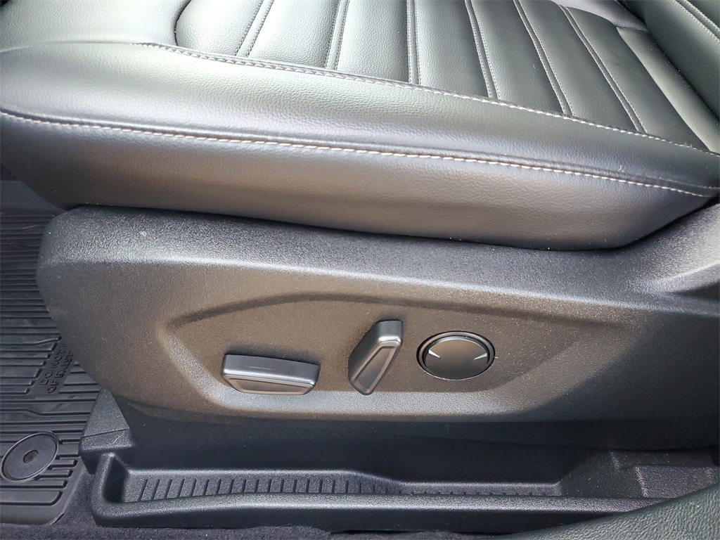 2024 Ford Edge SEL photo 7