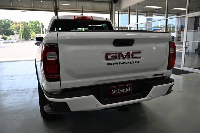 2025 Gmc Canyon AT4 photo 3