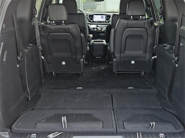 2025 Chrysler Pacifica photo 5