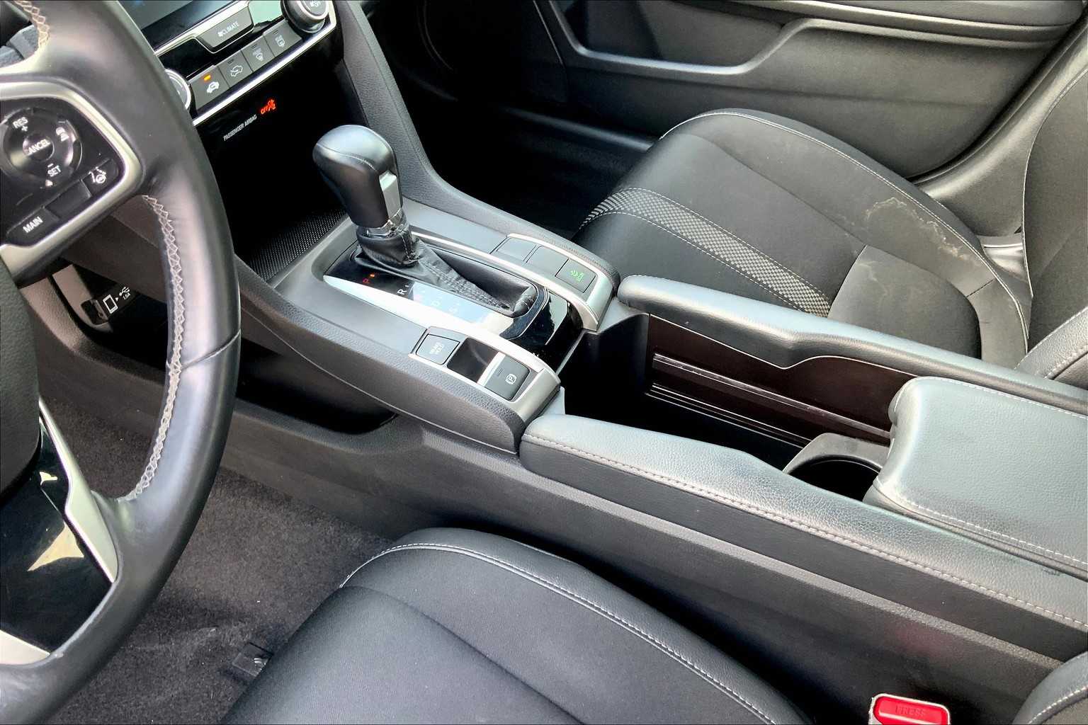 2019 Honda Civic Sport photo 14