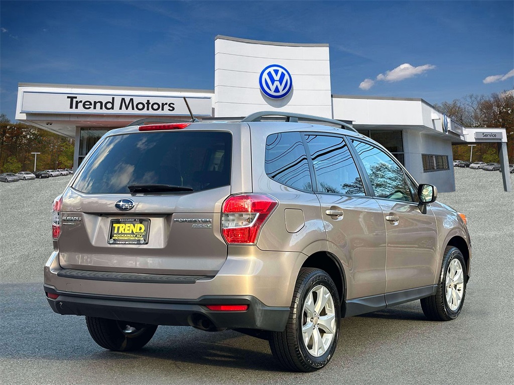 2015 Subaru Forester 2.5i Premium photo 4