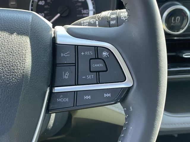 2023 Toyota Highlander LE photo 20