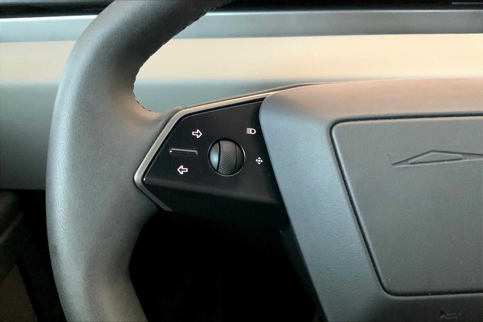 2024 Tesla Cybertruck All-Wheel Drive photo 20