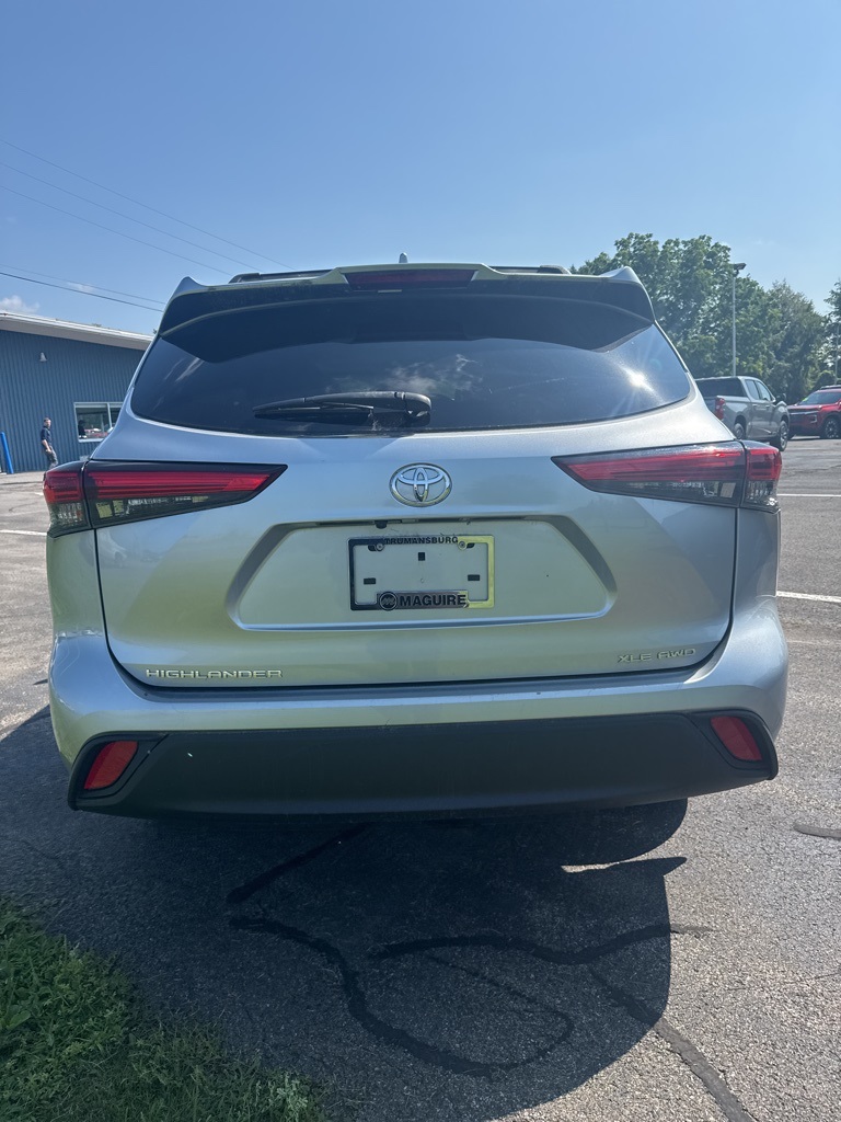 2022 Toyota Highlander XLE photo 4