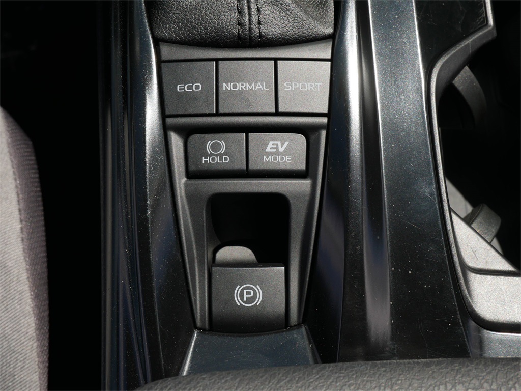 2025 Toyota Camry LE photo 15
